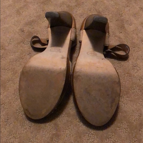 Michael Kors tan leather and suede stud heels. 9m - Picture 3 of 3